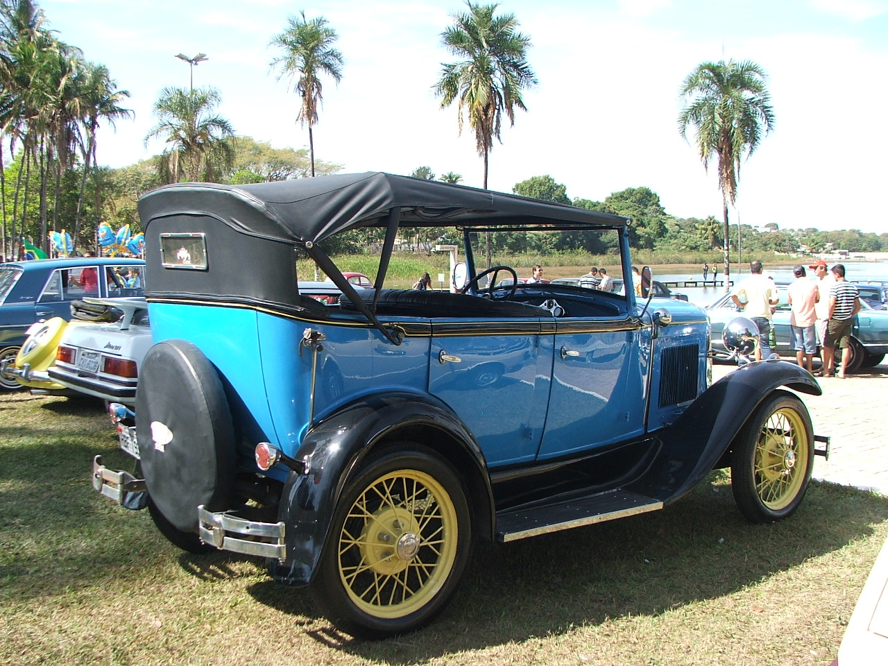 Exposição de Carros antigos - Clube do Antigo Mobilismo de Lagoa da Prata